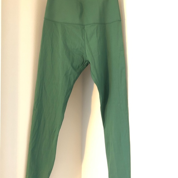 Knix HiTouch™️ High Rise Legging
Excellent condition - Picture 8 of 8